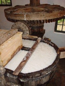 Making paper at the Openluchtmuseum.